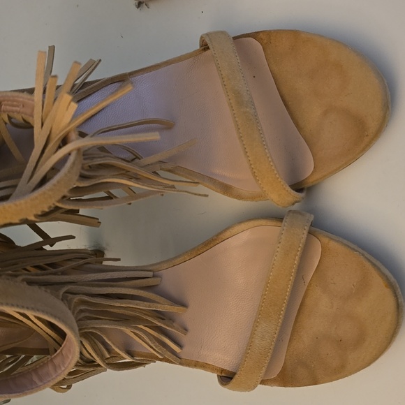 Stuart Weitzman Fringe Tan Sandals - Picture 6 of 7
